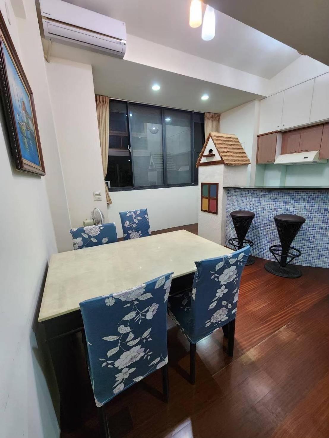 Miaoli Sanyi Travelling Homestay Exteriör bild